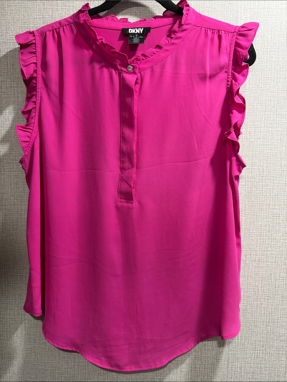 Woman’s DKNY Pink Sleeveless Ruffled Top Size Large